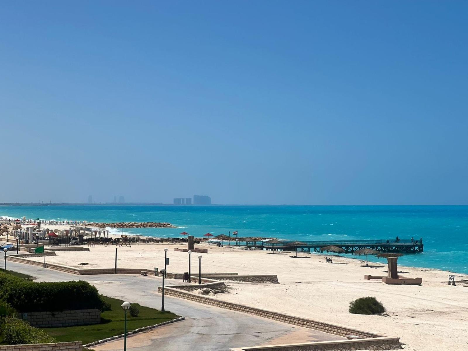 Beachfront Chalet In Green Beach, North Coast Villa El Alamein Exterior photo