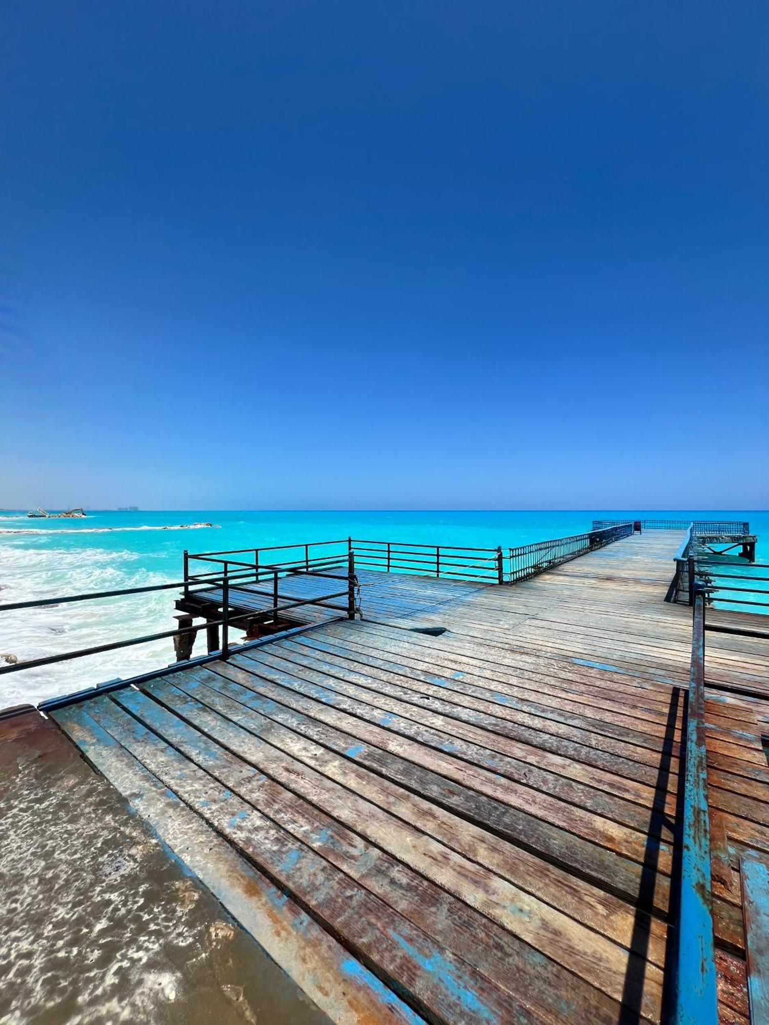 Beachfront Chalet In Green Beach, North Coast Villa El Alamein Exterior photo